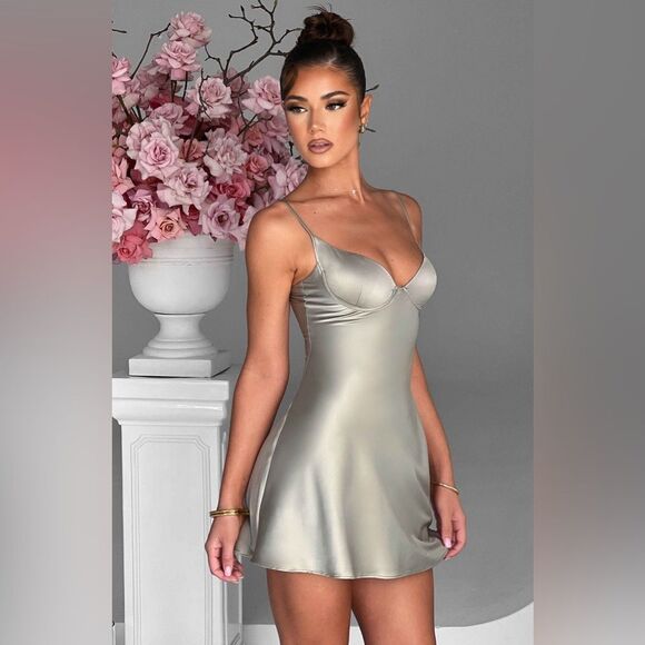 BABYBOO AZARIA MINI DRESS SIZE XS SAGE NWT in packaging - Picture 1 of 5